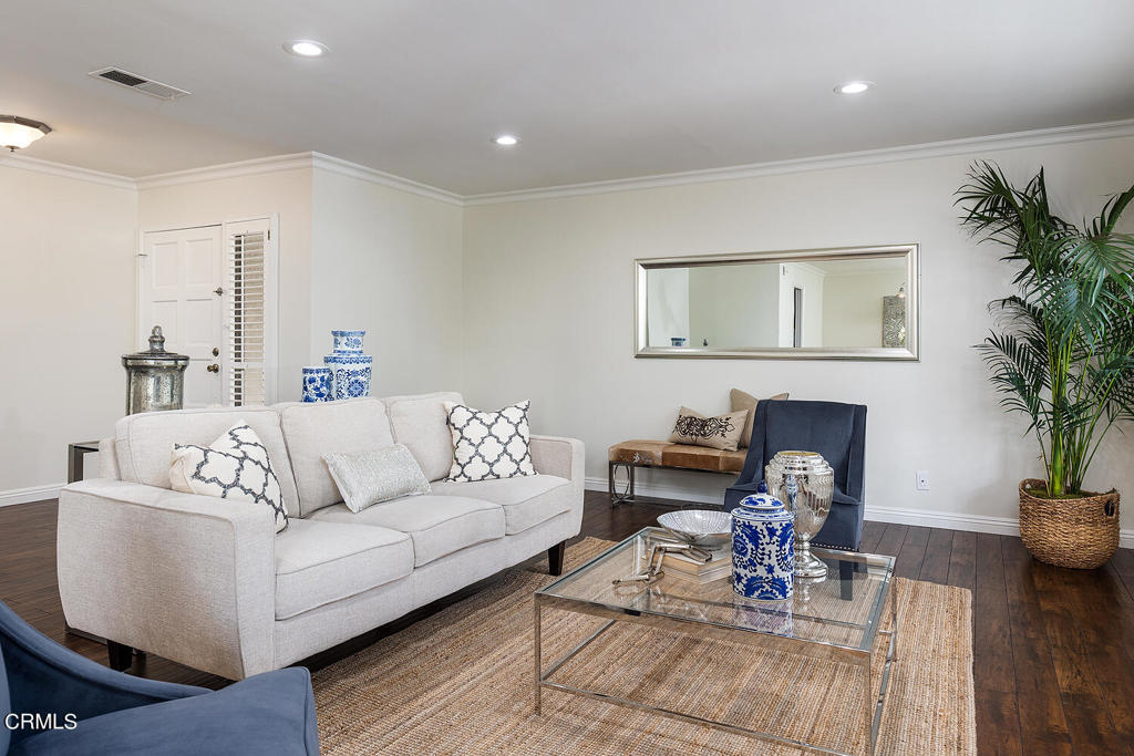 555 W Sierra Madre Boulevard E