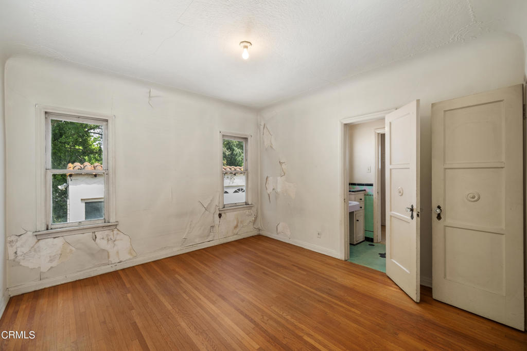 2026 Stratford Avenue