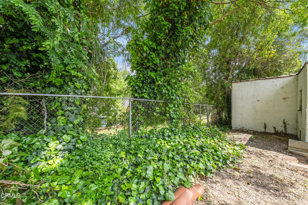 2026 Stratford Avenue