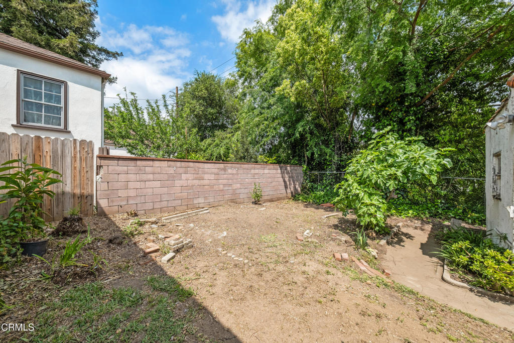 2026 Stratford Avenue