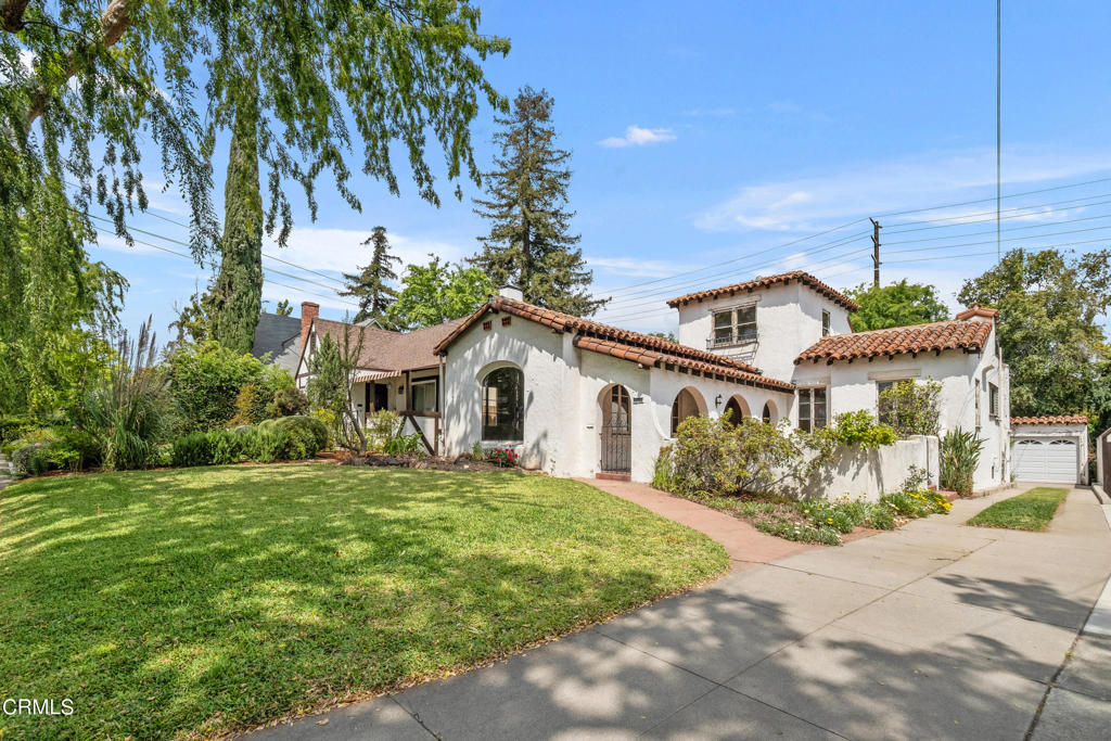 2026 Stratford Avenue