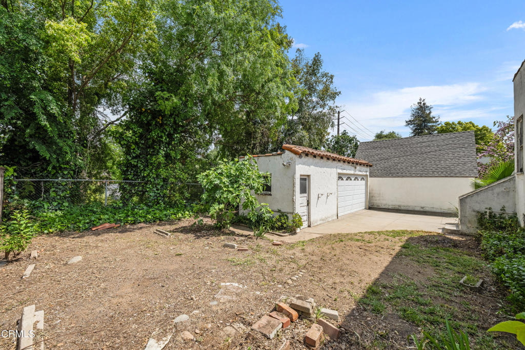 2026 Stratford Avenue