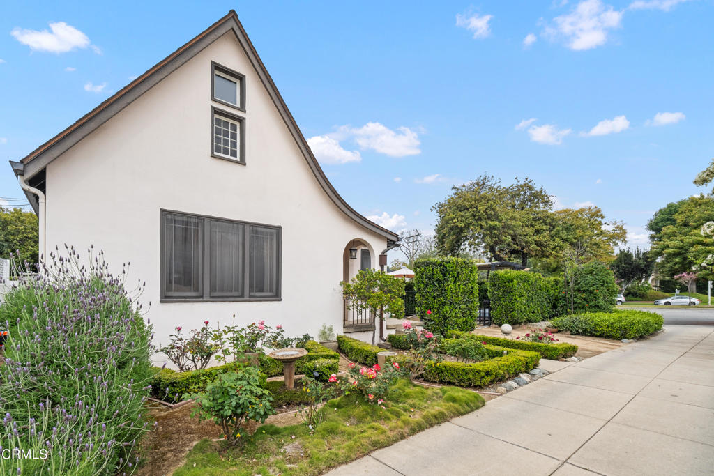 2101 Huntington Drive