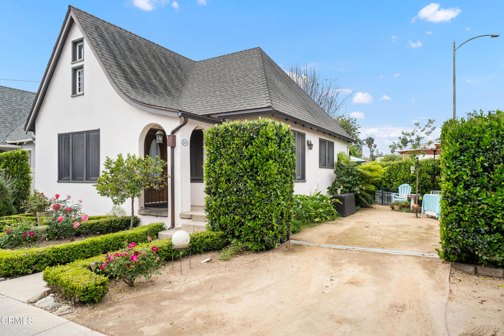 2101 Huntington Drive