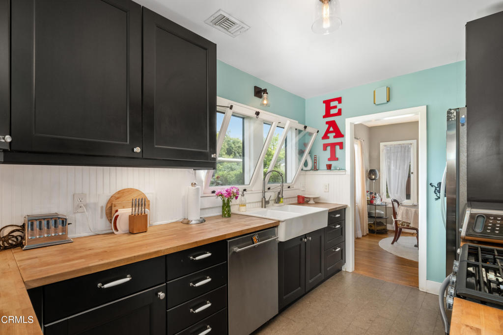 2101 Huntington Drive