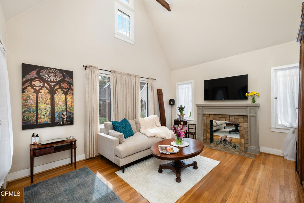 2101 Huntington Drive