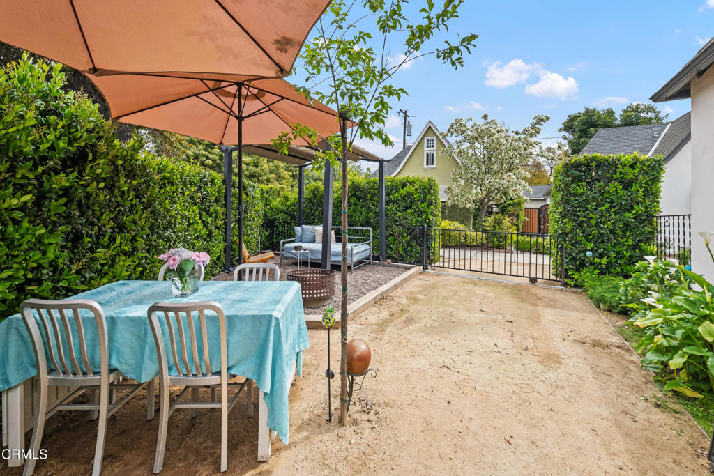 2101 Huntington Drive