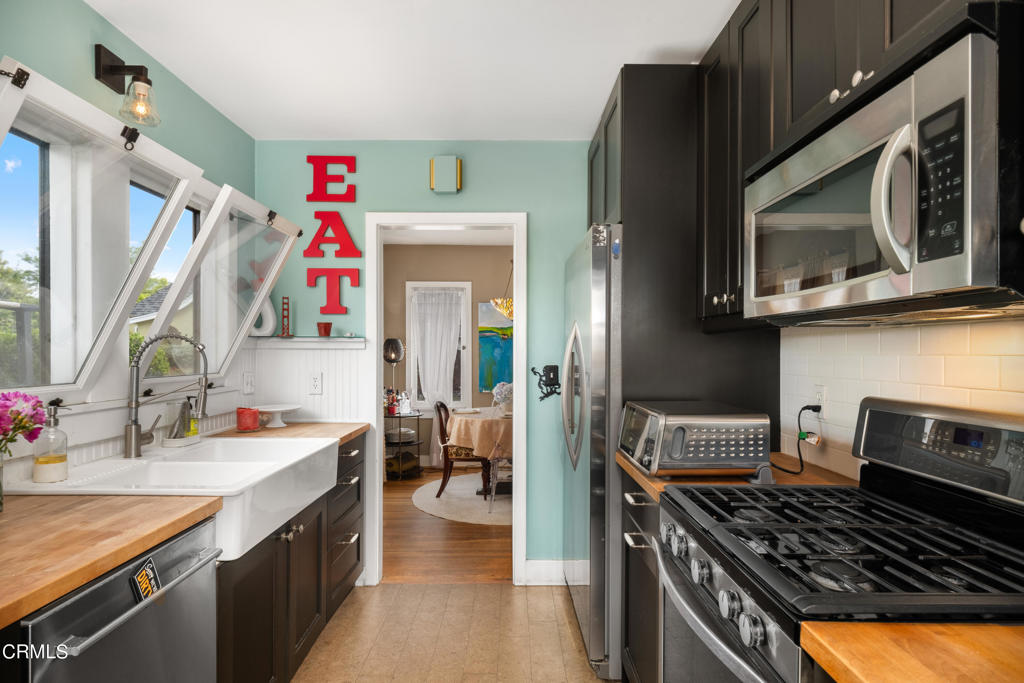 2101 Huntington Drive