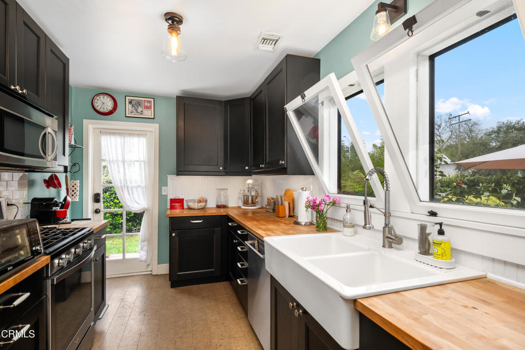 2101 Huntington Drive