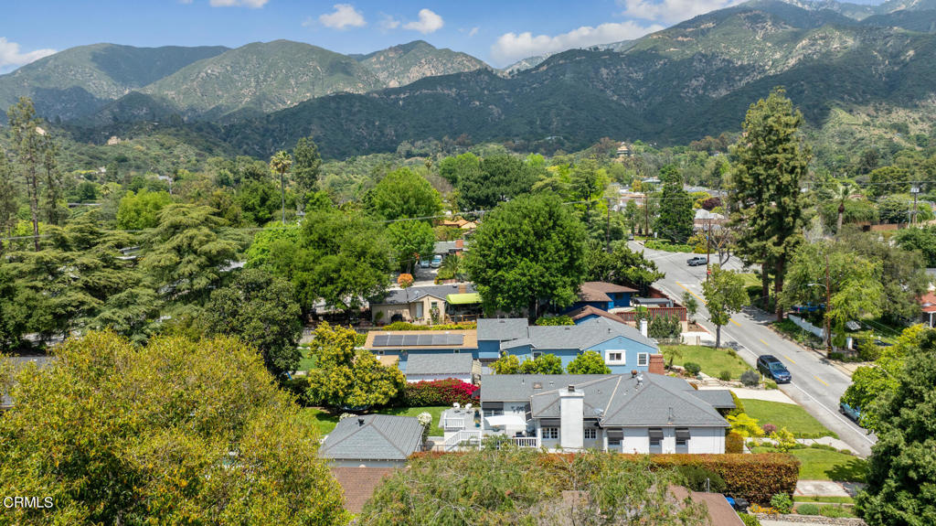 3361 N Fair Oaks Avenue