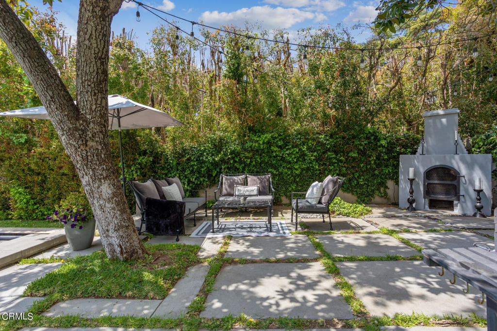 3361 N Fair Oaks Avenue