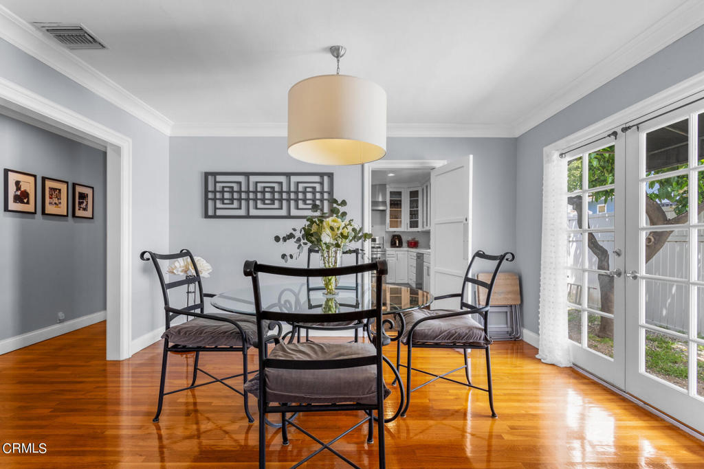 3361 N Fair Oaks Avenue