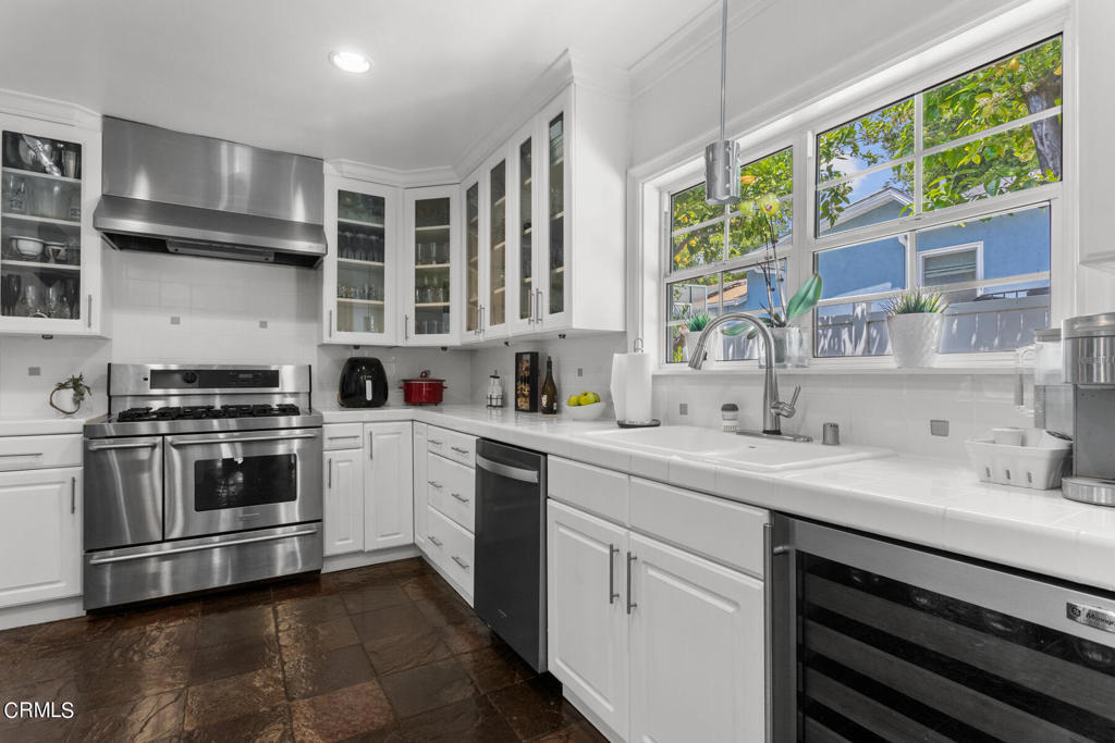 3361 N Fair Oaks Avenue