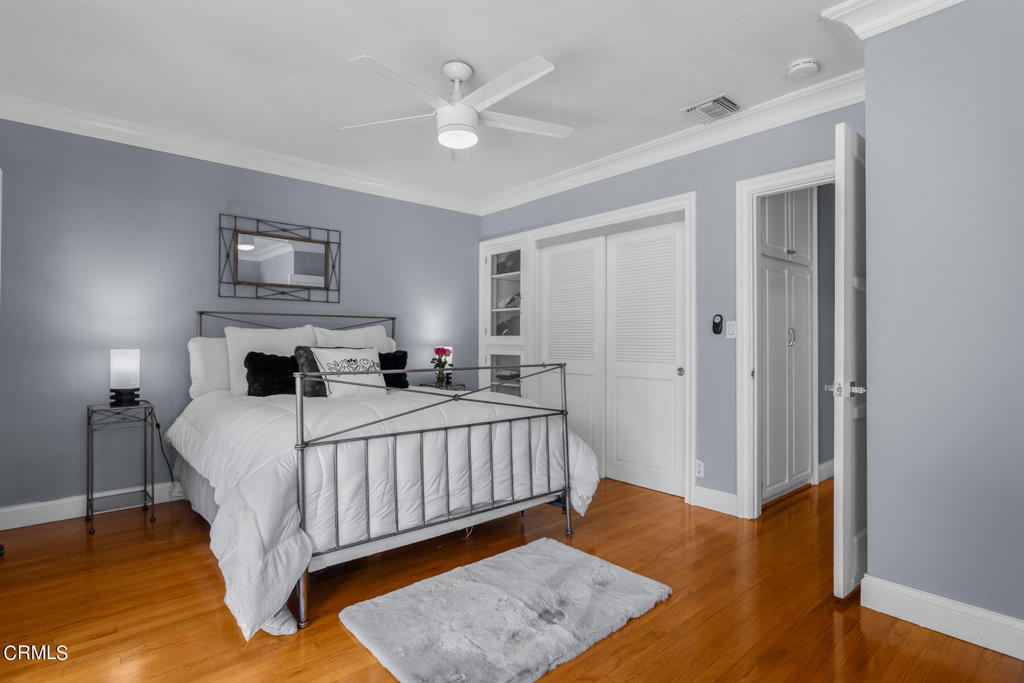 3361 N Fair Oaks Avenue