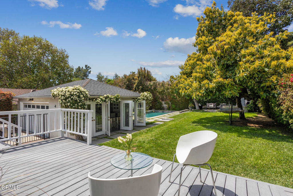 3361 N Fair Oaks Avenue