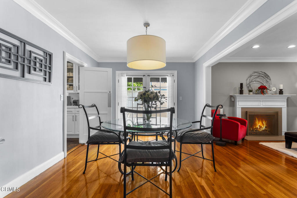 3361 N Fair Oaks Avenue