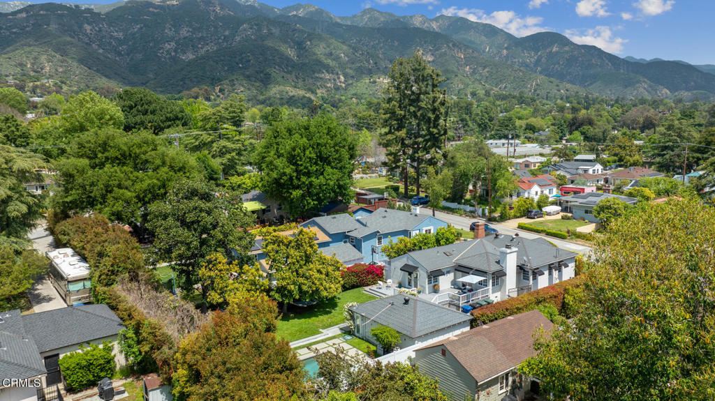 3361 N Fair Oaks Avenue