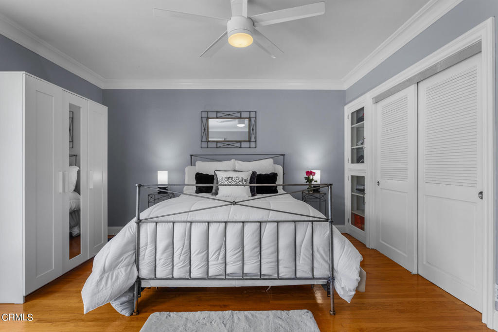 3361 N Fair Oaks Avenue