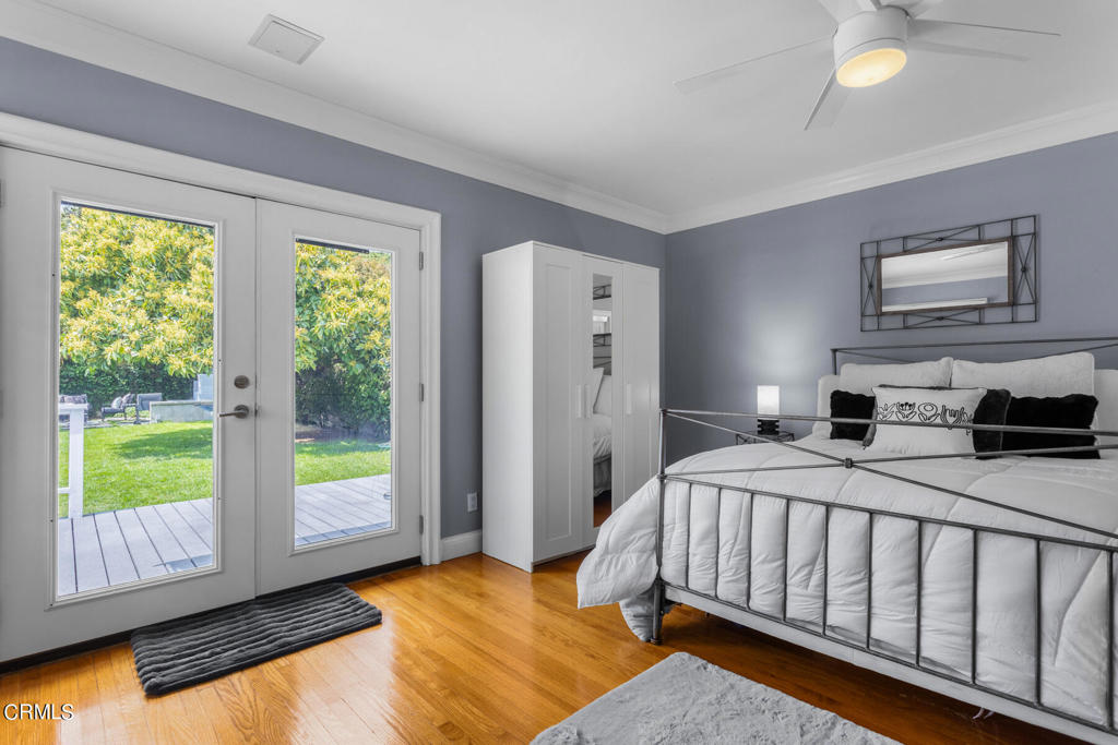 3361 N Fair Oaks Avenue