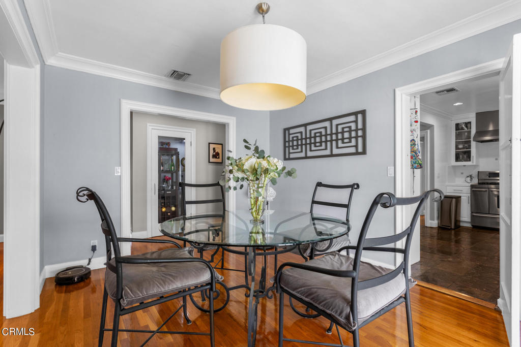 3361 N Fair Oaks Avenue