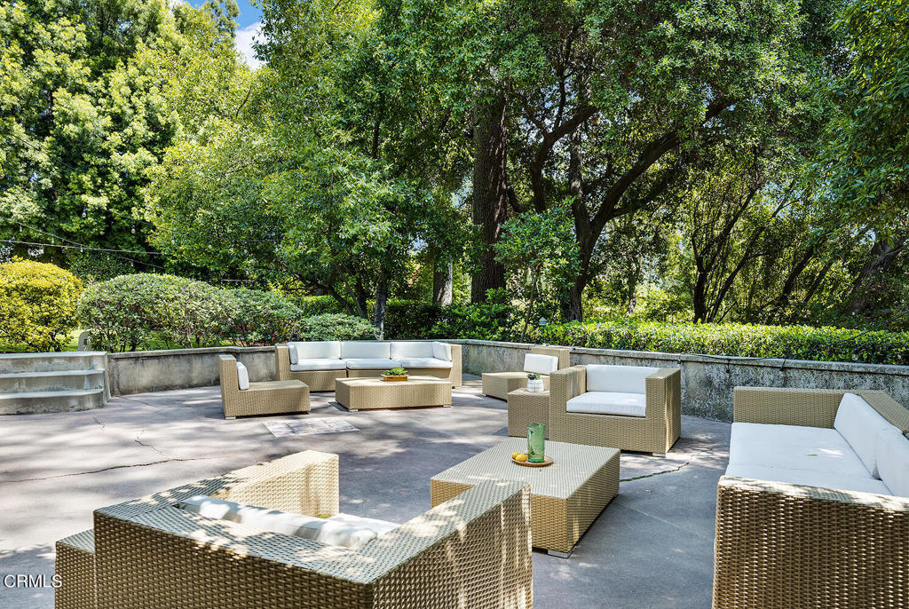 4902 Alta Canyada Road