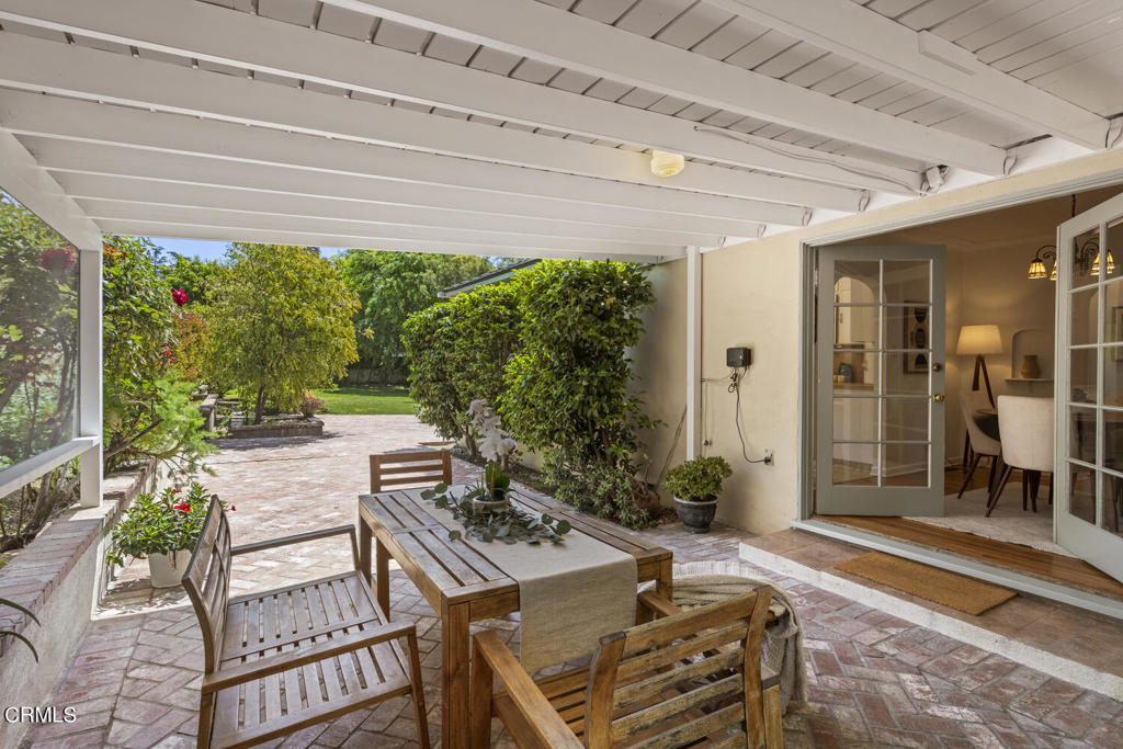 559 E Marigold Street