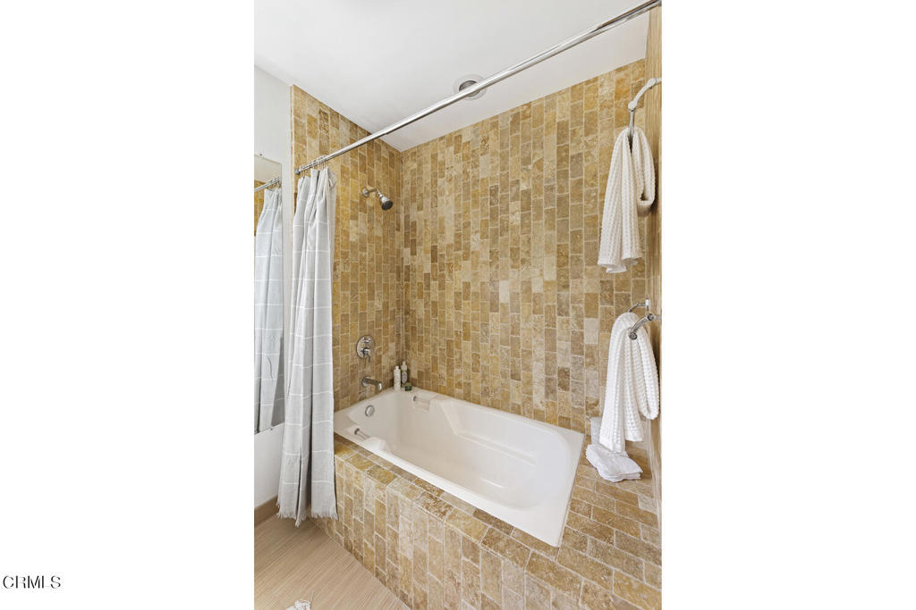 559 E Marigold Street