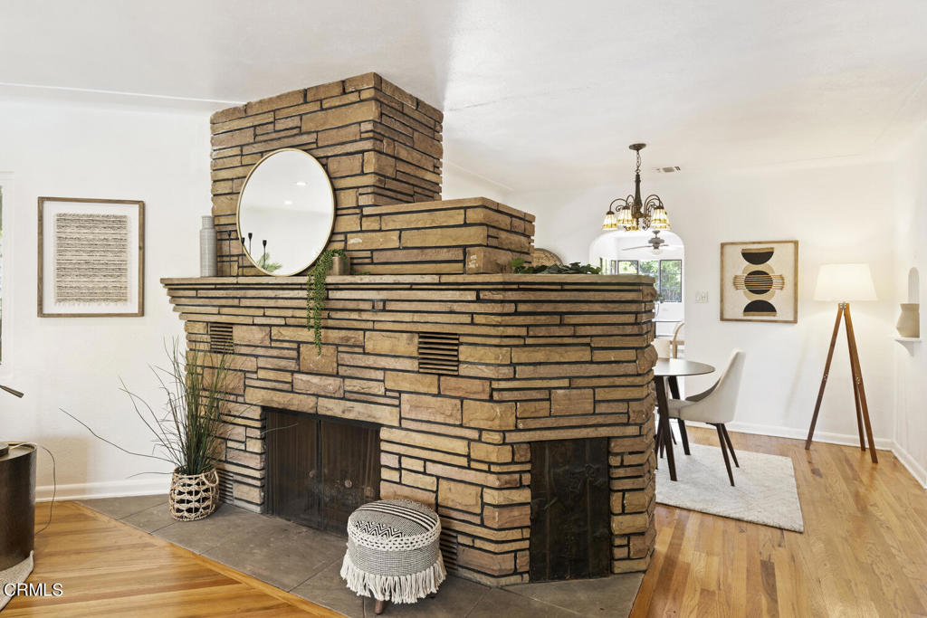 559 E Marigold Street