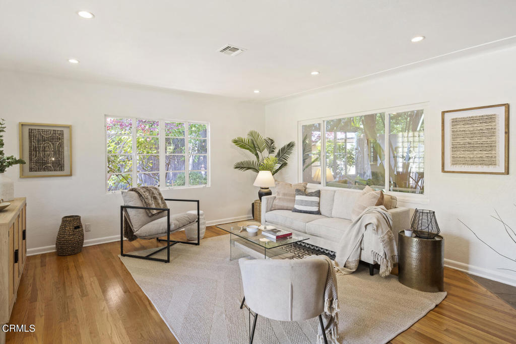 559 E Marigold Street