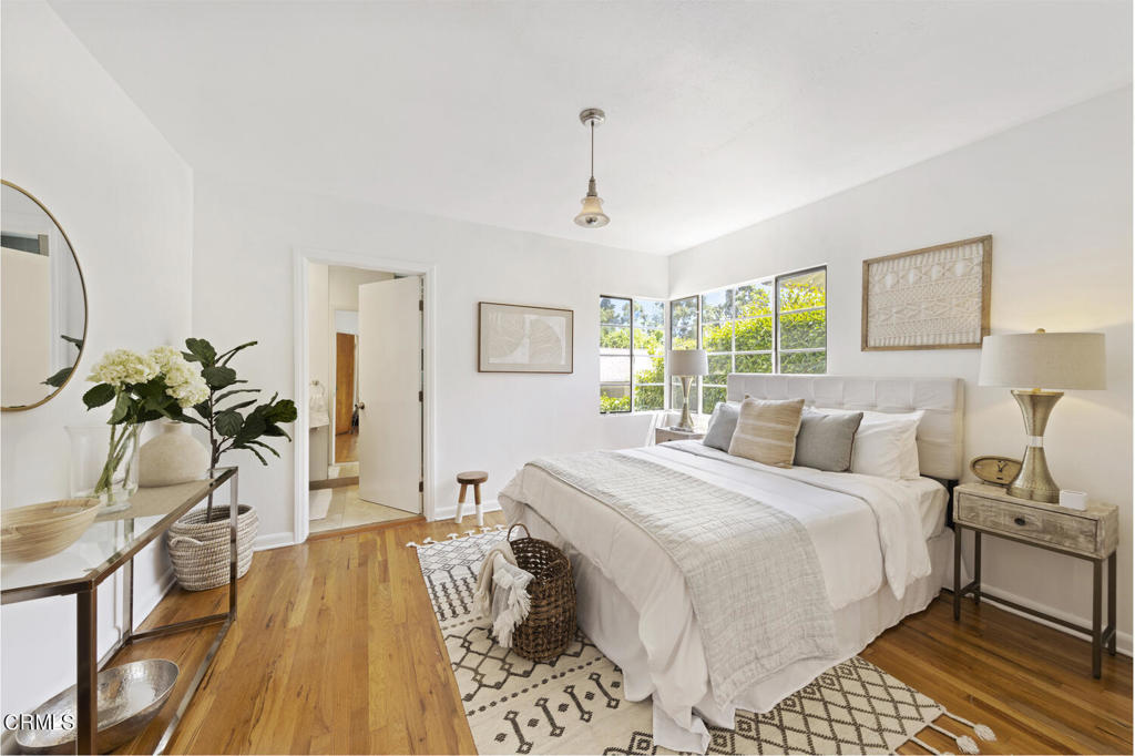 559 E Marigold Street