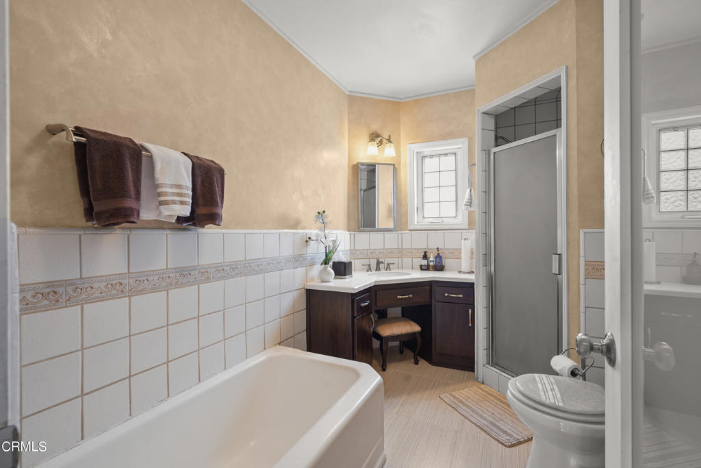 3926 W 59th Place