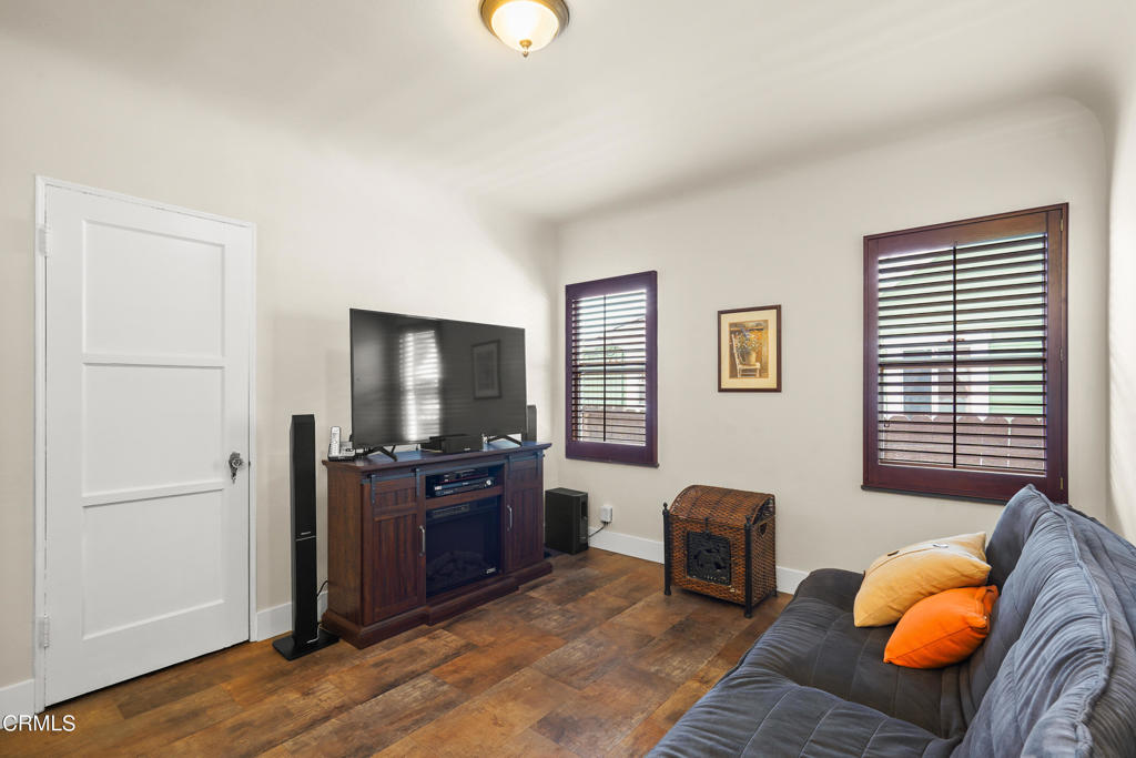 3926 W 59th Place