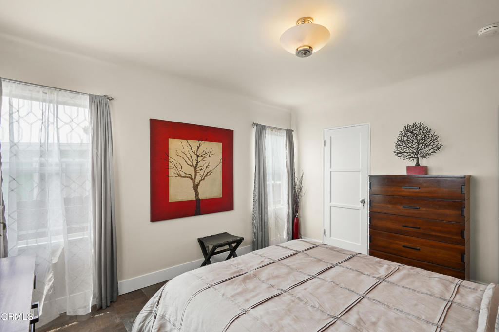3926 W 59th Place