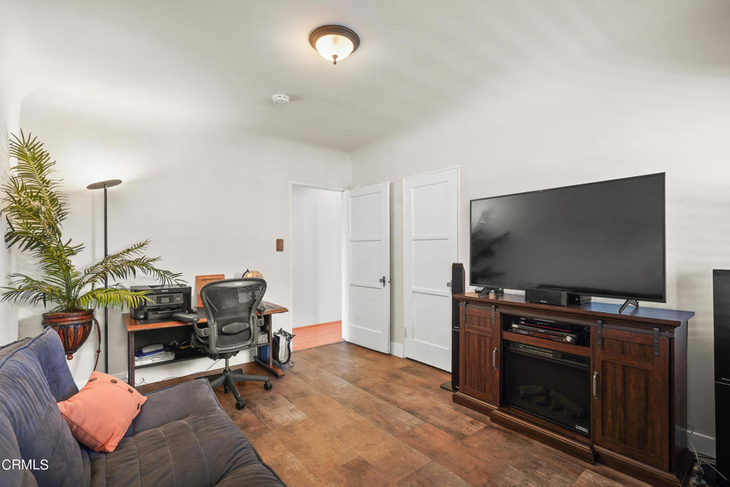 3926 W 59th Place