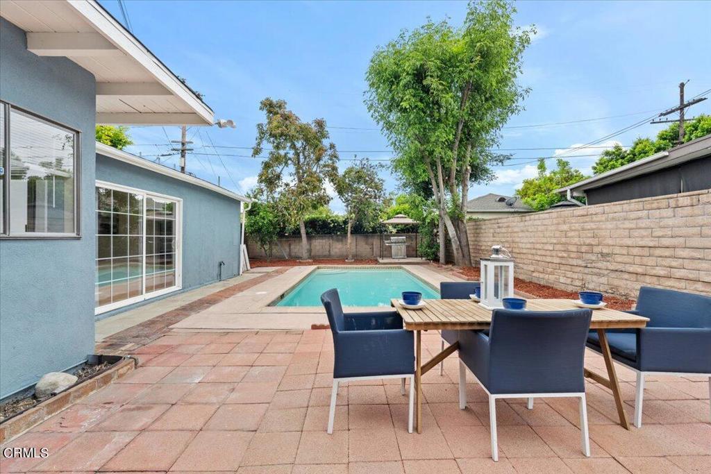 15206 Leadwell Street