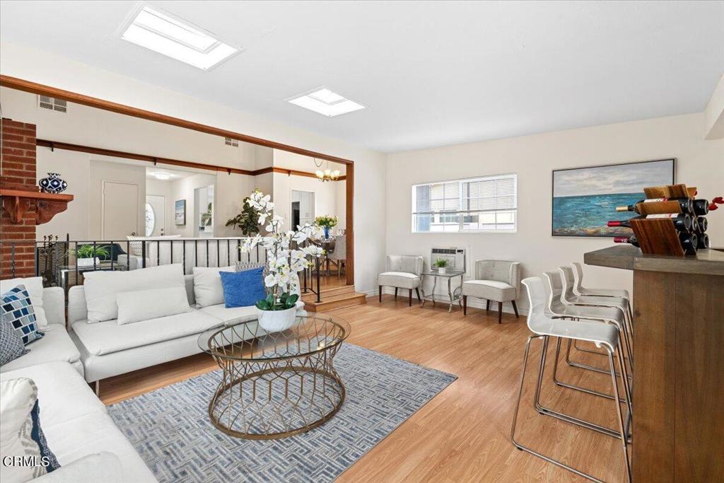 15206 Leadwell Street