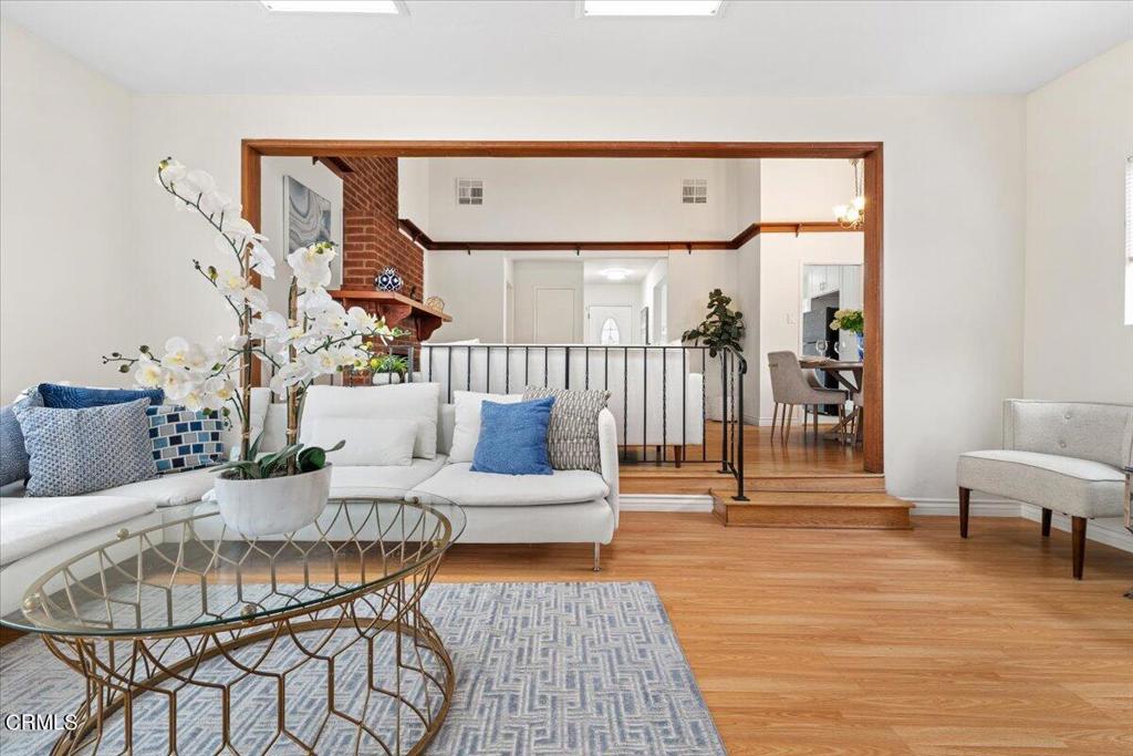 15206 Leadwell Street