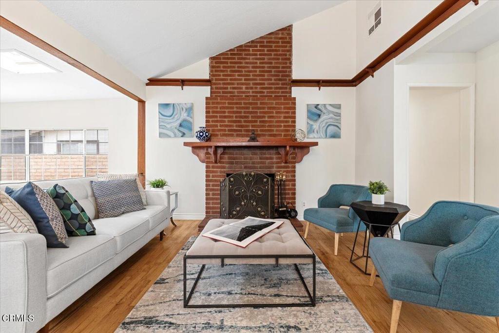 15206 Leadwell Street