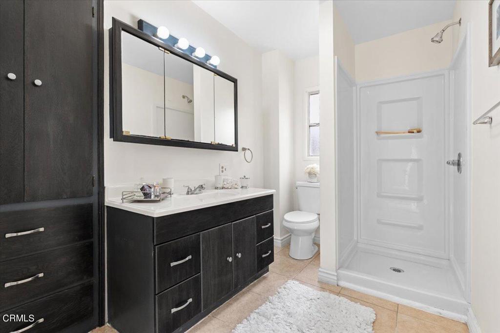 15206 Leadwell Street