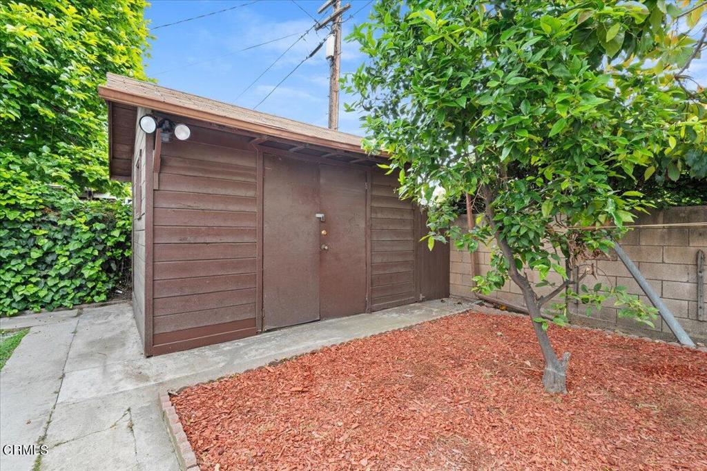 15206 Leadwell Street