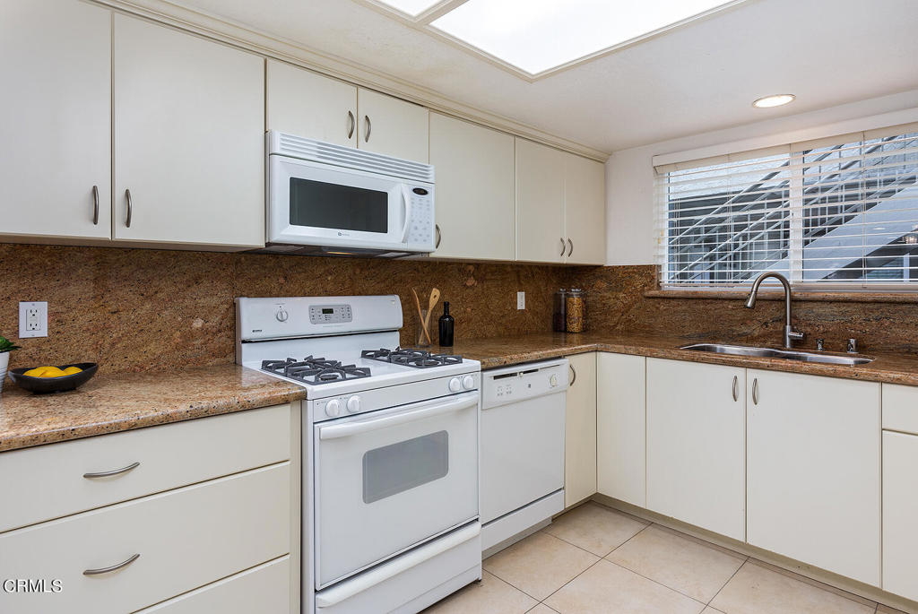 961 E California Boulevard 222