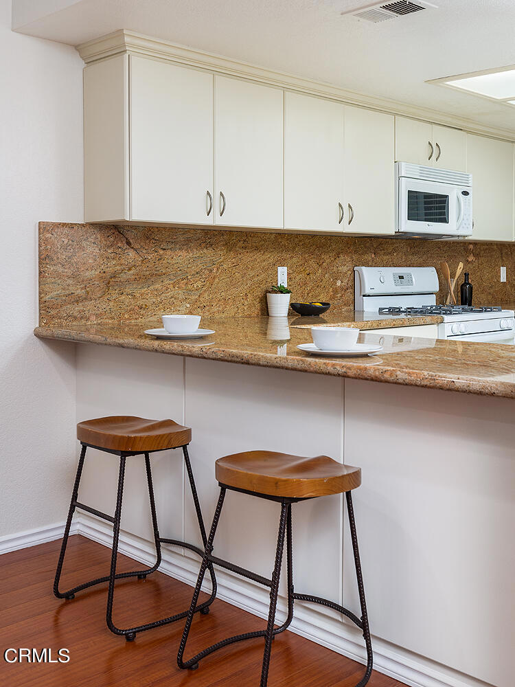 961 E California Boulevard 222