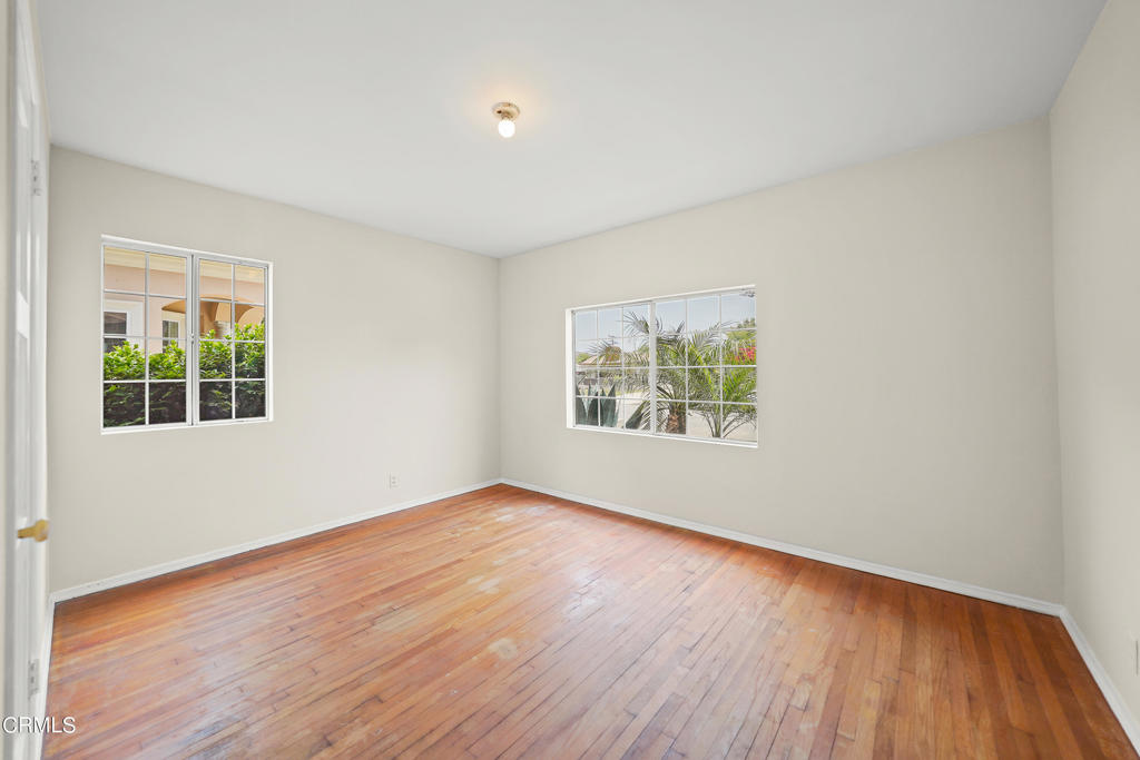 3537 Ellis Lane