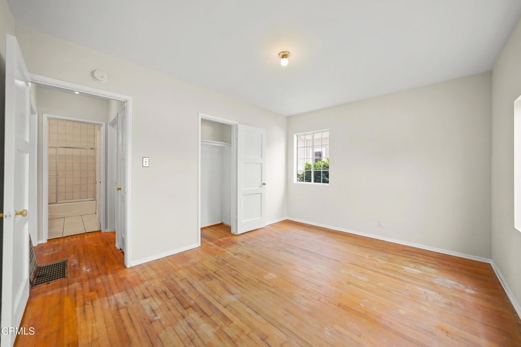 3537 Ellis Lane