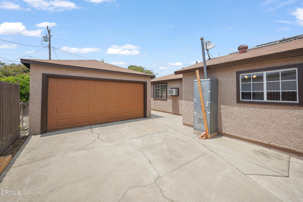 3537 Ellis Lane