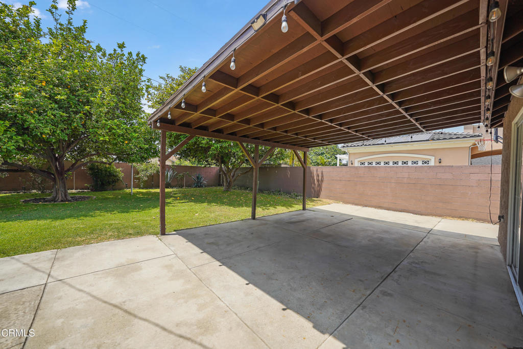 3537 Ellis Lane