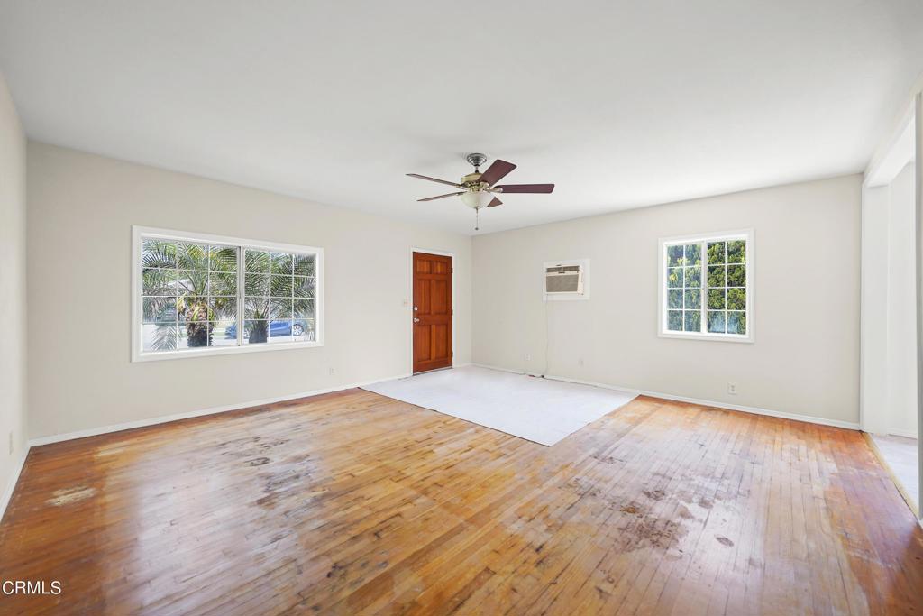 3537 Ellis Lane