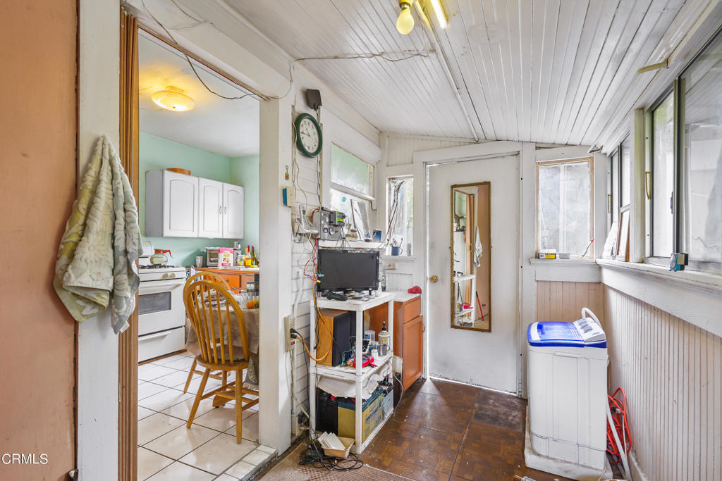 240 N Everett Street