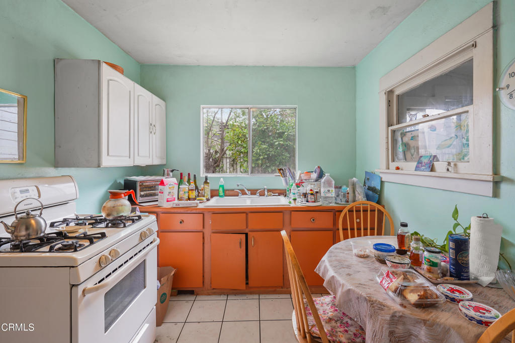 240 N Everett Street