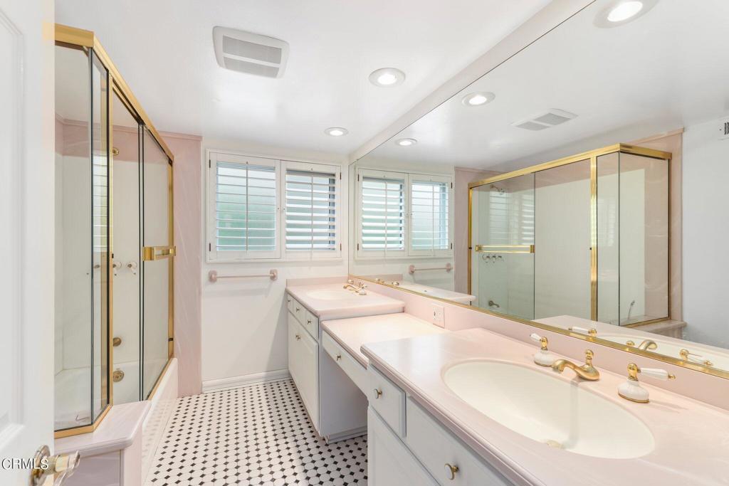 1201 S Orange Grove Boulevard